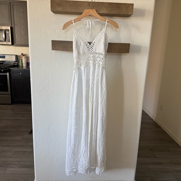 Boutique|White cotton midi summer halter sundress with crotchet details•••Boho - Picture 14 of 14